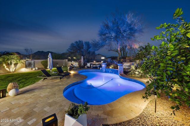 8364 W SPUR Drive, Peoria, AZ 85383