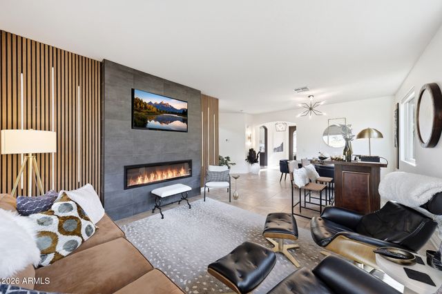 8364 W SPUR Drive, Peoria, AZ 85383