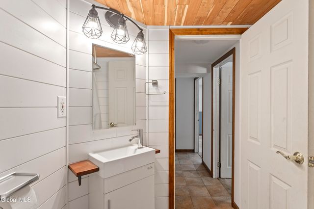 64 Hathorn Boulevard, Saratoga Springs, NY 12866