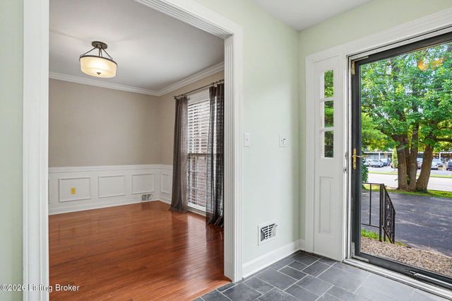 3619 Brownsboro Rd, Louisville, KY 40207