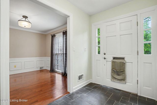 3619 Brownsboro Rd, Louisville, KY 40207