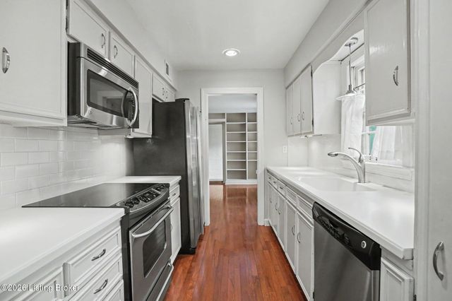 3619 Brownsboro Rd, Louisville, KY 40207