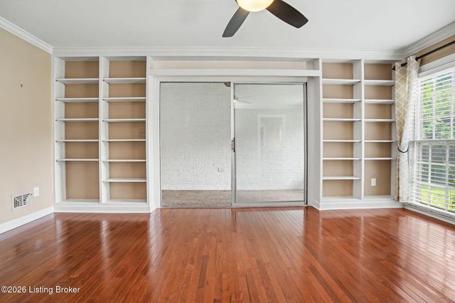 3619 Brownsboro Rd, Louisville, KY 40207
