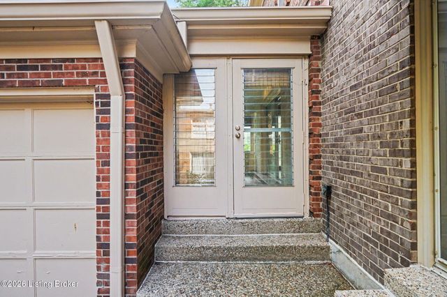 3619 Brownsboro Rd, Louisville, KY 40207