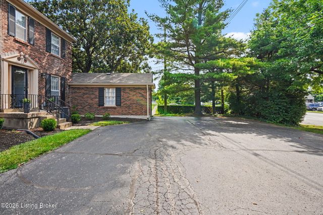 3619 Brownsboro Rd, Louisville, KY 40207