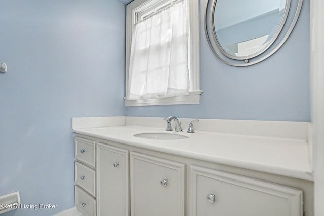 3619 Brownsboro Rd, Louisville, KY 40207