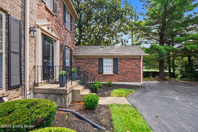 3619 Brownsboro Rd, Louisville, KY 40207