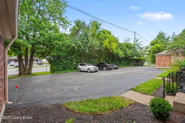 3619 Brownsboro Rd, Louisville, KY 40207