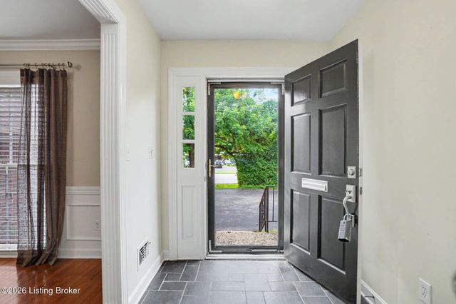 3619 Brownsboro Rd, Louisville, KY 40207