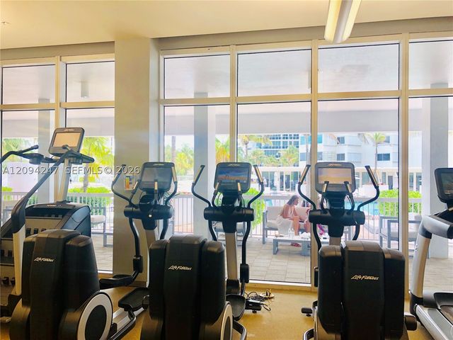 10275 Collins Ave 427, Bal Harbour, FL 33154