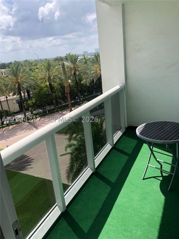 10275 Collins Ave 427, Bal Harbour, FL 33154