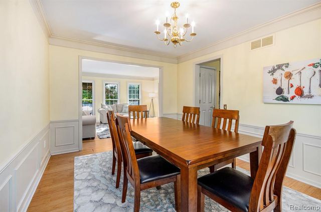 2140 Timberridge Court, West Bloomfield, MI 48324