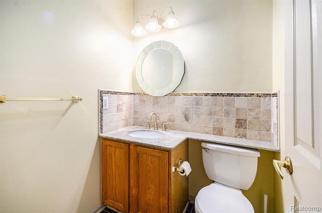 2140 Timberridge Court, West Bloomfield, MI 48324