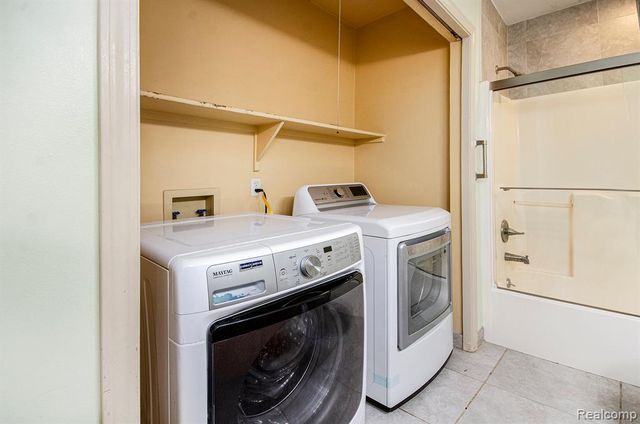 2140 Timberridge Court, West Bloomfield, MI 48324