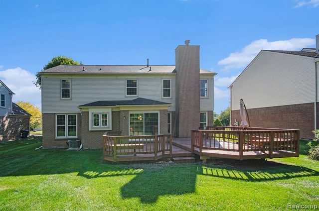 2140 Timberridge Court, West Bloomfield, MI 48324