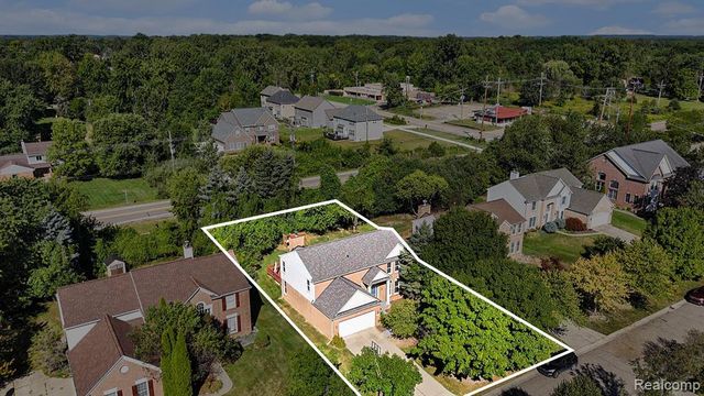 2140 Timberridge Court, West Bloomfield, MI 48324