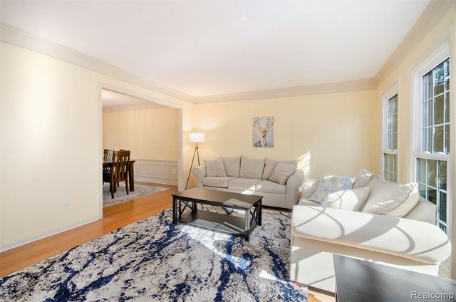 2140 Timberridge Court, West Bloomfield, MI 48324