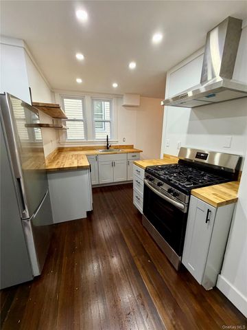 47 Gifford Avenue, Poughkeepsie, NY 12601