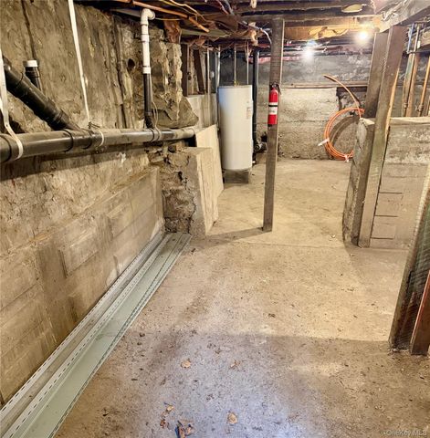 47 Gifford Avenue, Poughkeepsie, NY 12601