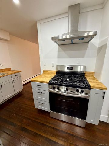 47 Gifford Avenue, Poughkeepsie, NY 12601