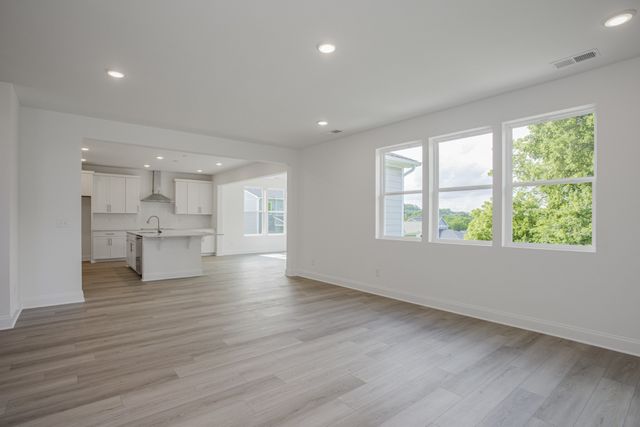 1564 Oak Springs Drive, Columbia, TN 38401