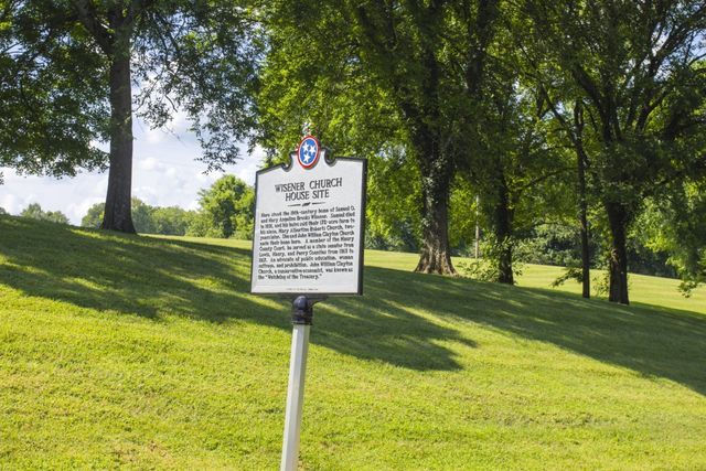 1564 Oak Springs Drive, Columbia, TN 38401