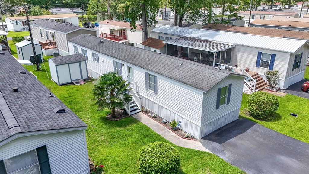 916 Periwinkle Pl., Myrtle Beach, SC 29577