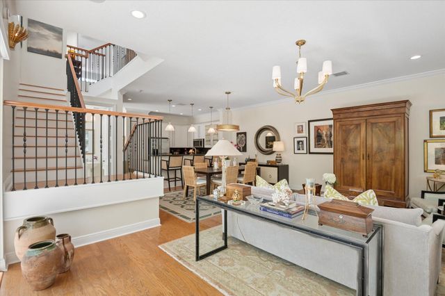 608 NE 11th Avenue, Fort Lauderdale, FL 33304