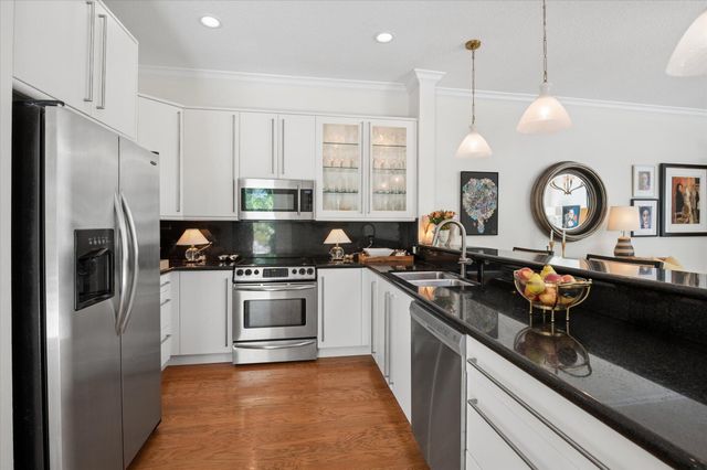 608 NE 11th Avenue, Fort Lauderdale, FL 33304