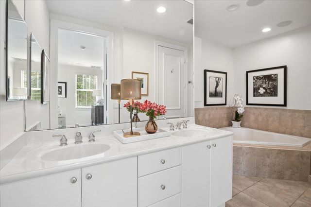 608 NE 11th Avenue, Fort Lauderdale, FL 33304