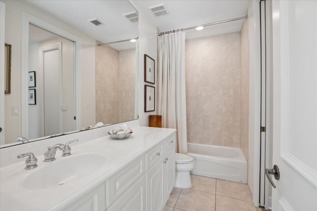 608 NE 11th Avenue, Fort Lauderdale, FL 33304