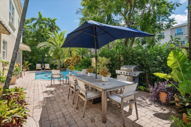 608 NE 11th Avenue, Fort Lauderdale, FL 33304