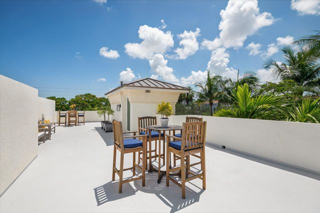 608 NE 11th Avenue, Fort Lauderdale, FL 33304