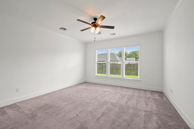 9587 S Creek Dr, Denham Springs, LA 70726
