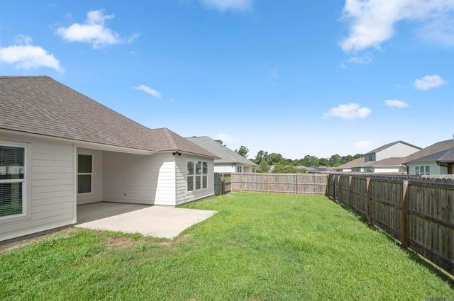 9587 S Creek Dr, Denham Springs, LA 70726