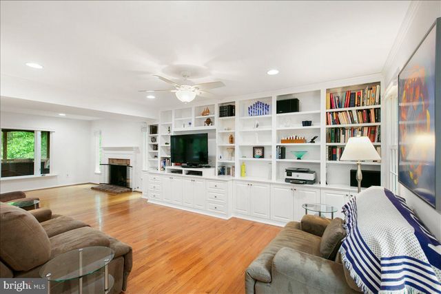 10741 MIDSUMMER DR, Reston, VA 20191