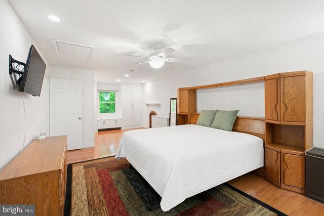 10741 MIDSUMMER DR, Reston, VA 20191