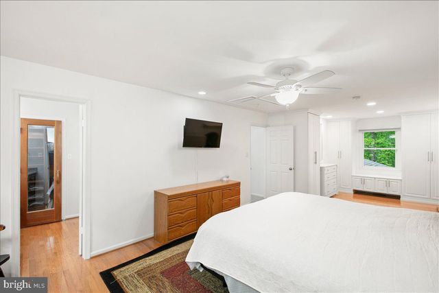 10741 MIDSUMMER DR, Reston, VA 20191