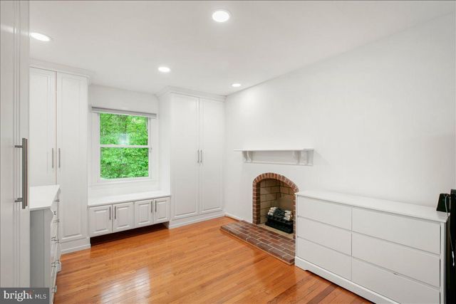 10741 MIDSUMMER DR, Reston, VA 20191