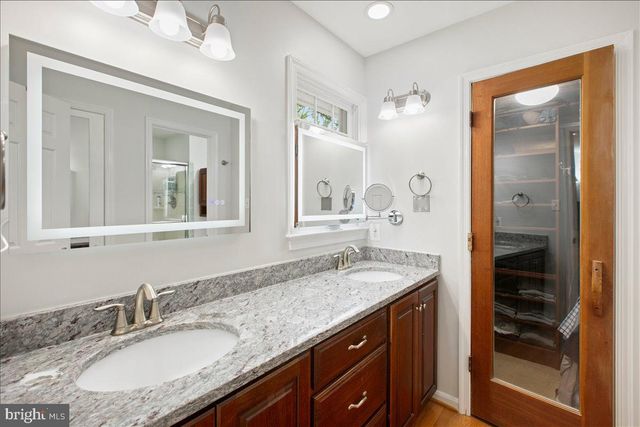 10741 MIDSUMMER DR, Reston, VA 20191