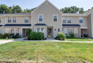 242 Teasdale Place, Morganville, NJ 07751