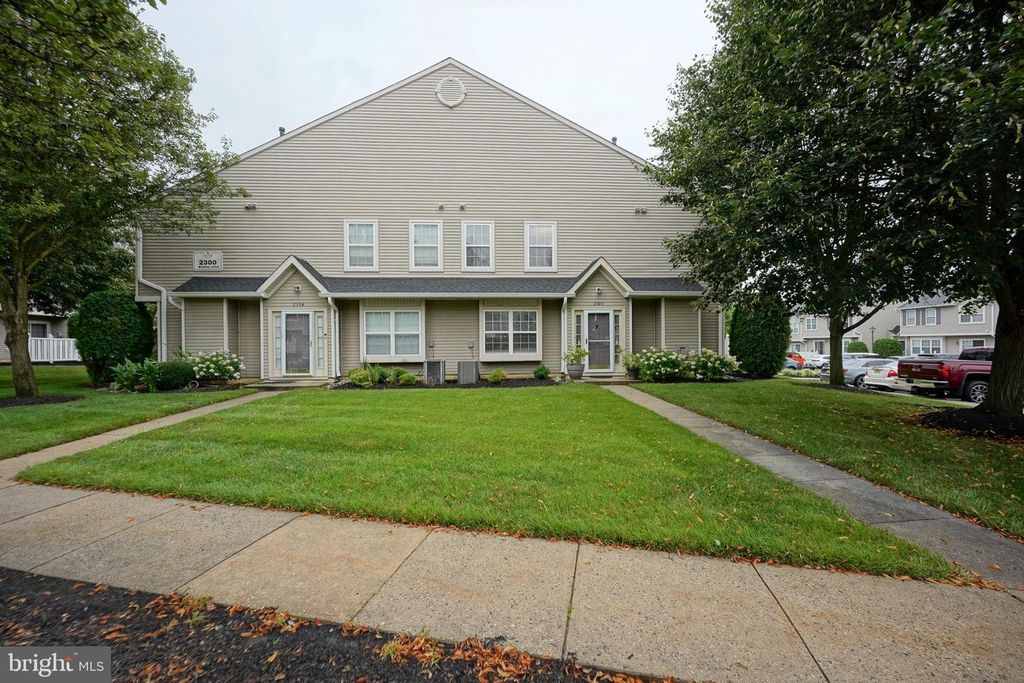 2305 GRAMERCY WAY, Mount Laurel, NJ 08054