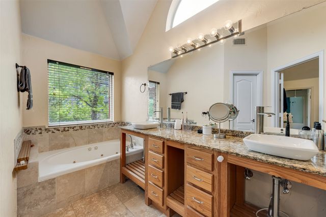 5735 Richmond Avenue A, Dallas, TX 75206