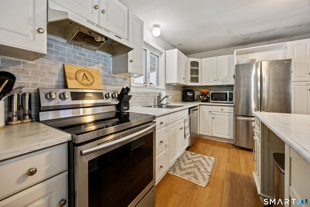 38 Mountain Road, Cheshire, CT 06410