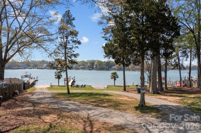 20837 Sierra Vista Drive, Cornelius, NC 28031