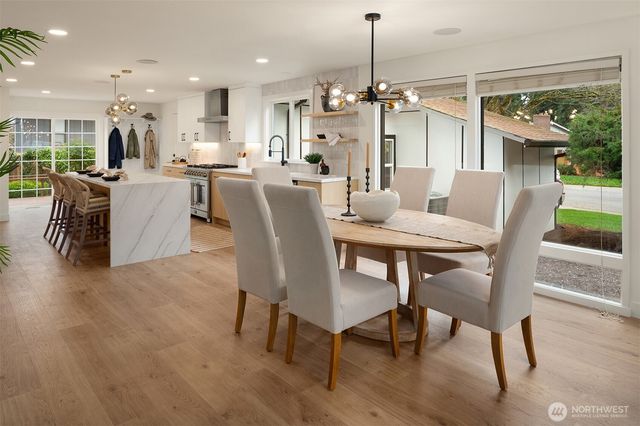 14020 NE 62nd Street, Redmond, WA 98052