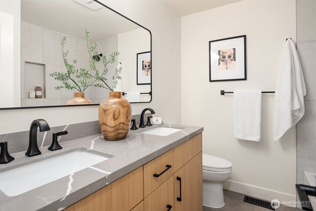 14020 NE 62nd Street, Redmond, WA 98052