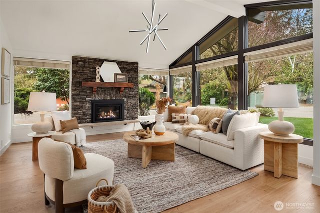 14020 NE 62nd Street, Redmond, WA 98052