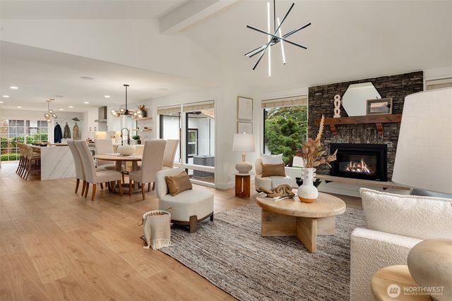 14020 NE 62nd Street, Redmond, WA 98052