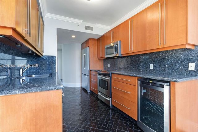 701 Brickell Key Blvd 2103, Miami, FL 33131